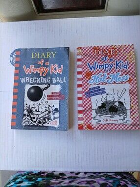 Diary of a Wimpy Kid Book Set - Wrecking Ball (Blue) & Hot Mess (Red) by